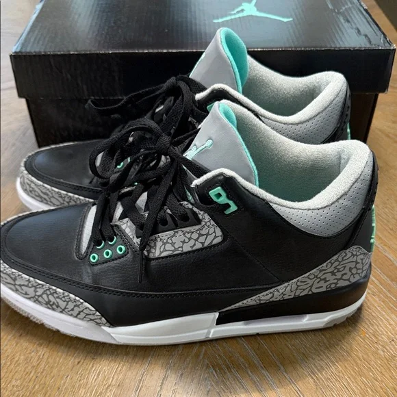 Jordan Black Mint Green Elephant Print Low-Top Sneakers - Picture 3 of 5